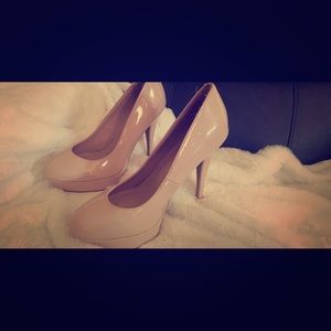 Lauren Conrad nude pumps